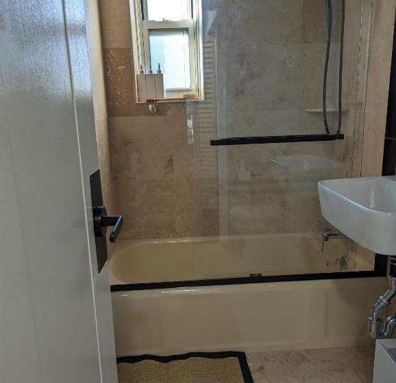 Fully Renovated Manhattan Gem