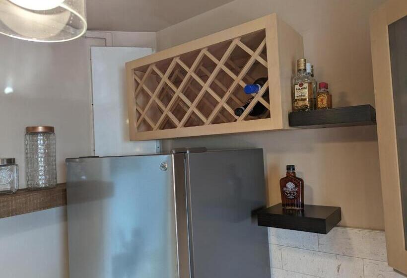 Fully Renovated Manhattan Gem