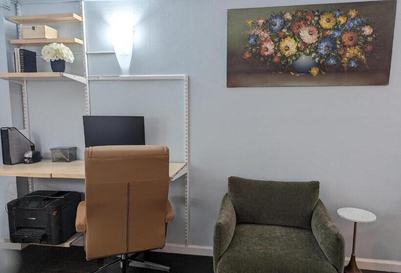 Fully Renovated Manhattan Gem