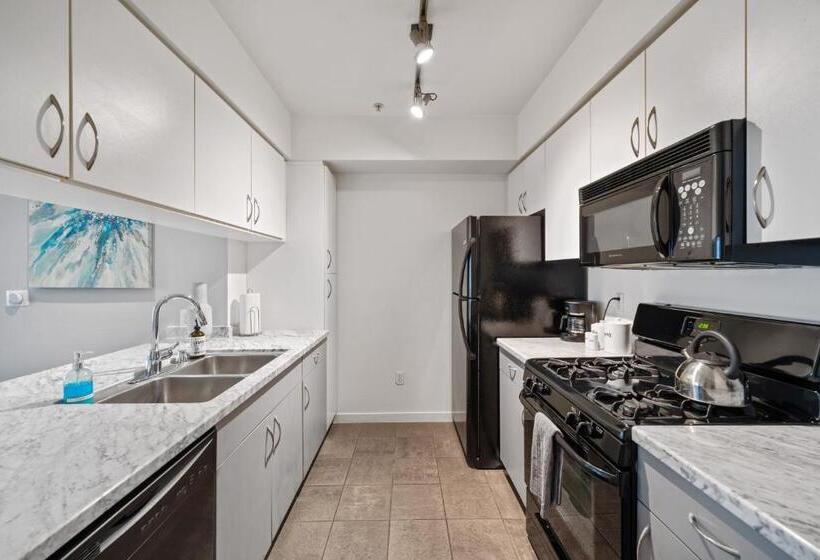 Heart Of Santa Monica , Orange Pearl Condo