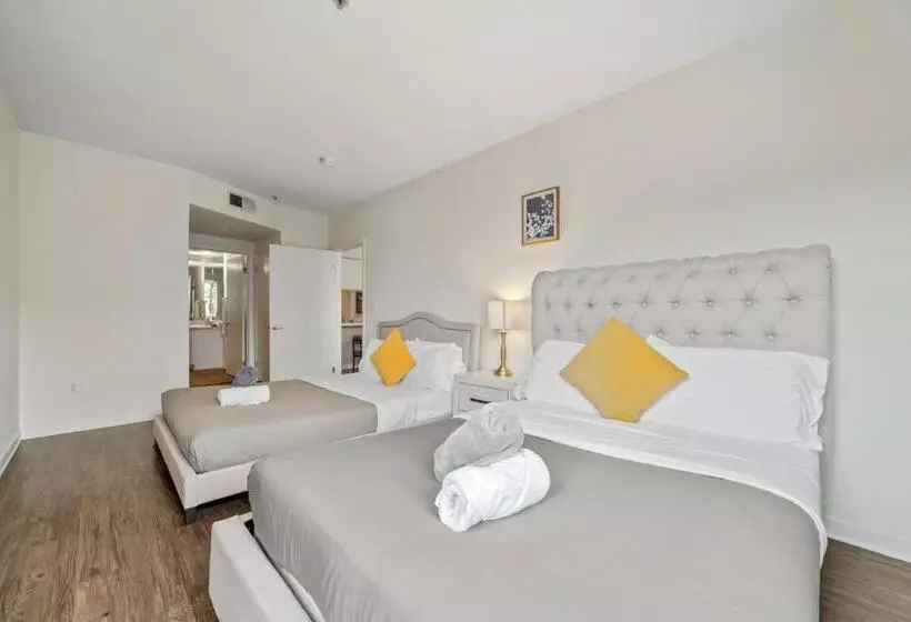 Heart Of Santa Monica , Orange Pearl Condo