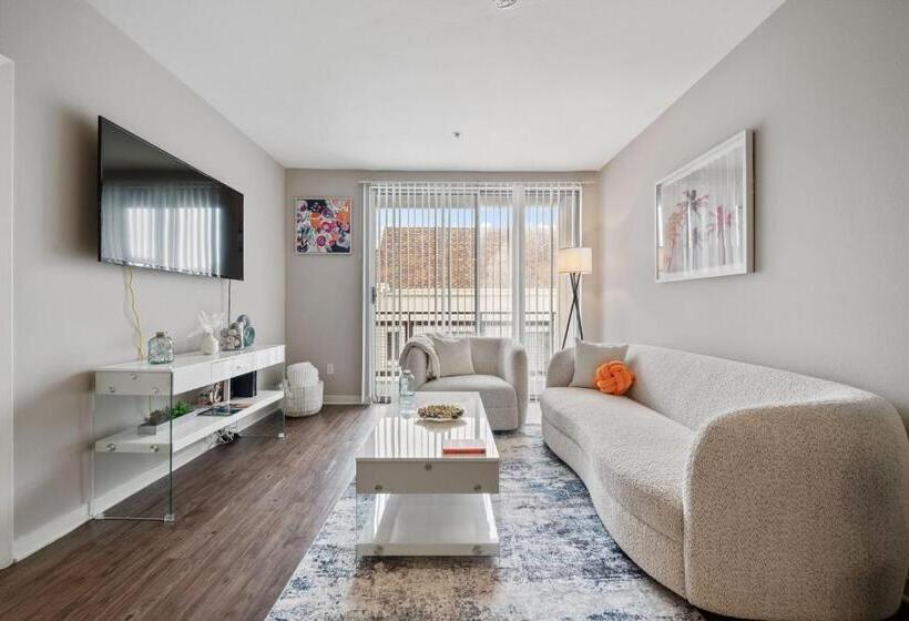 Heart Of Santa Monica , Orange Pearl Condo