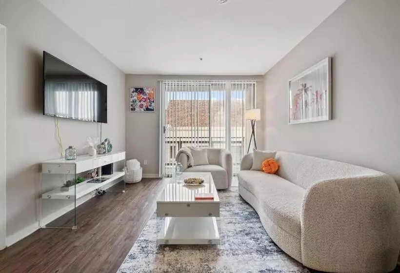 Heart Of Santa Monica , Orange Pearl Condo