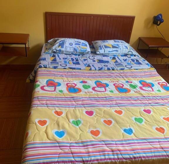 酒店 Hostal Residencial La Esmeralda