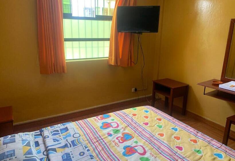 酒店 Hostal Residencial La Esmeralda