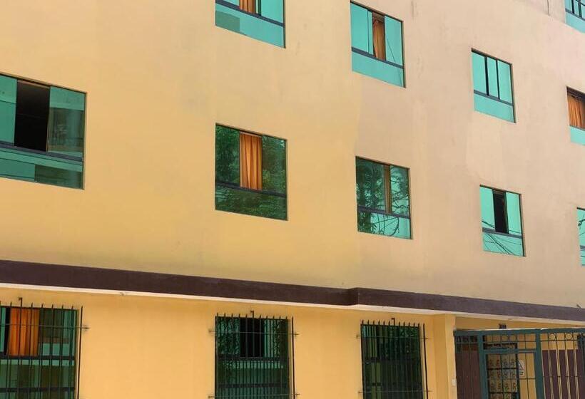 酒店 Hostal Residencial La Esmeralda