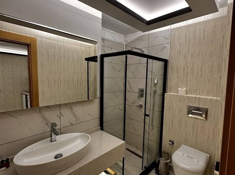 Kt Home Hotel & Apartments