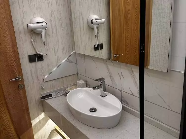 Kt Home Hotel & Apartments