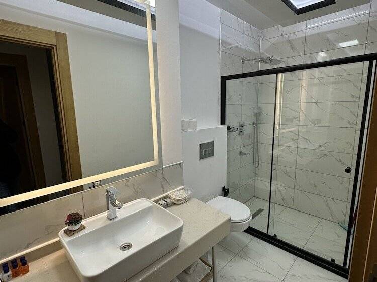 Kt Home Hotel & Apartments