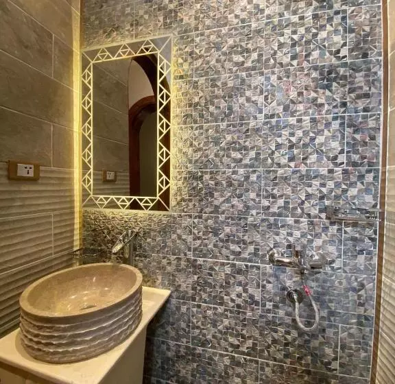 New Abusimble 2 Hotel & Restaurant