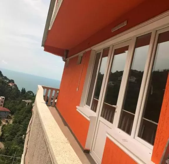 پانسیون Guesthouse In Kvariati
