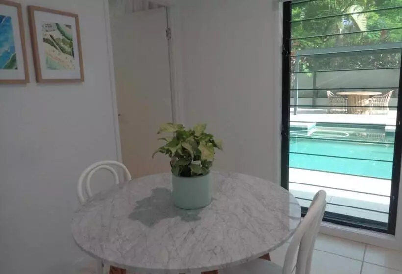 Majatalo Noosa Buoys