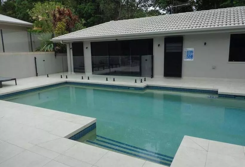 Majatalo Noosa Buoys