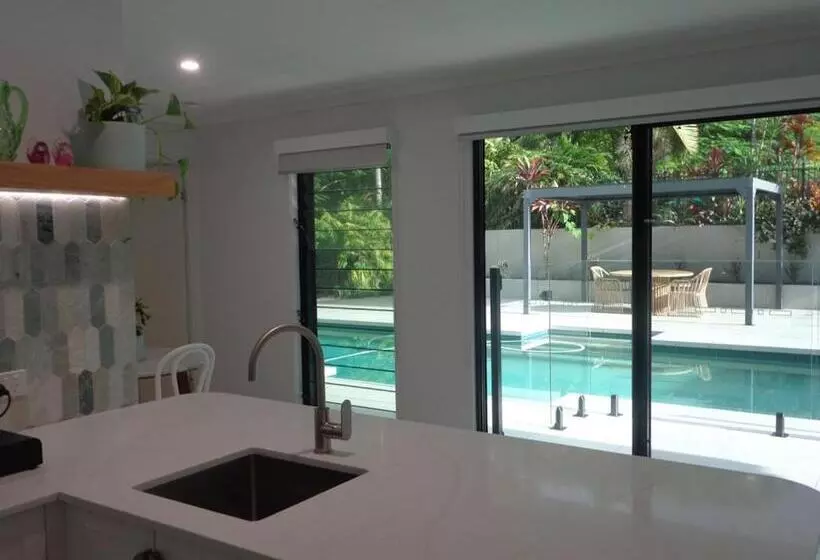 Majatalo Noosa Buoys