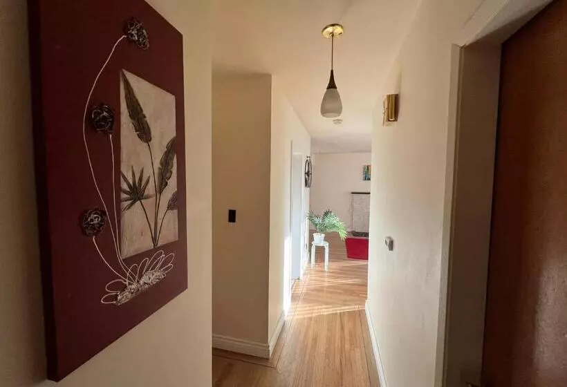 ペンション Private Queen Bed In Delta/surrey With Garden View