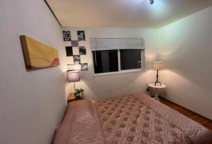 Pensionat Private Queen Bed In Delta/surrey With Garden View