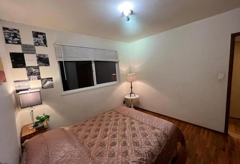 Pensionat Private Queen Bed In Delta/surrey With Garden View