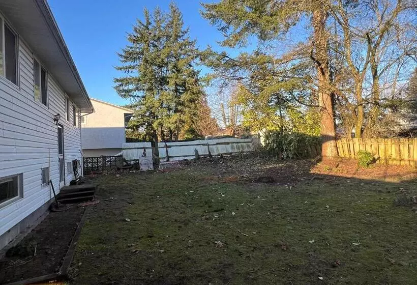 ペンション Private Queen Bed In Delta/surrey With Garden View