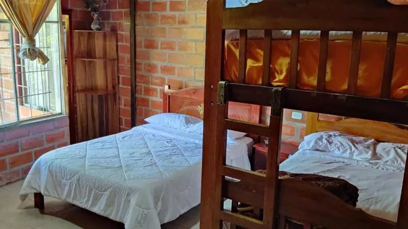 Aamiaismajoitus (B&B) Hostería La Tolita De John 8 Pax