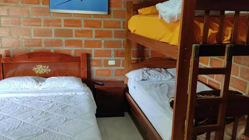 Aamiaismajoitus (B&B) Hostería La Tolita De John 8 Pax