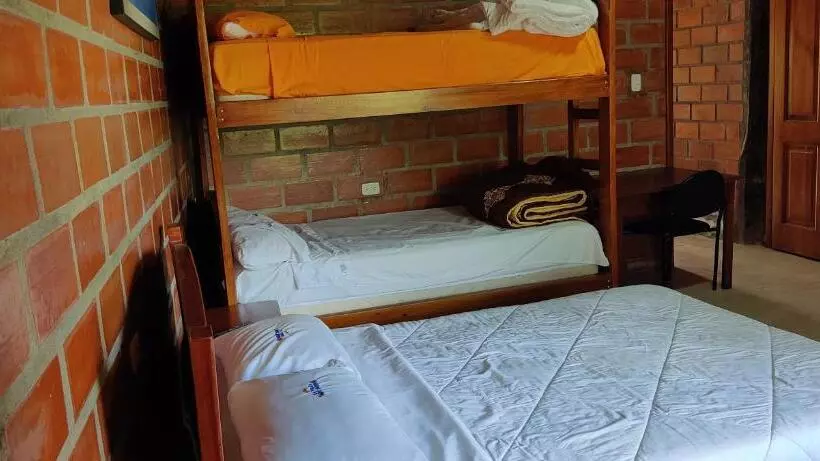 Aamiaismajoitus (B&B) Hostería La Tolita De John 8 Pax
