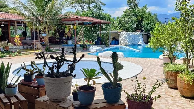 Aamiaismajoitus (B&B) Hostería La Tolita De John 8 Pax