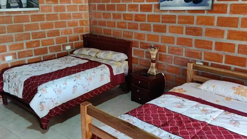 Aamiaismajoitus (B&B) Hostería La Tolita De John 8 Pax
