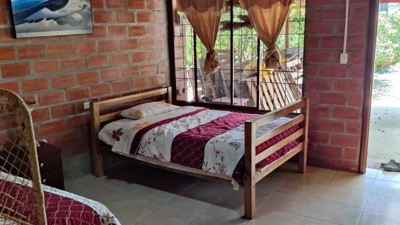 Aamiaismajoitus (B&B) Hostería La Tolita De John 8 Pax