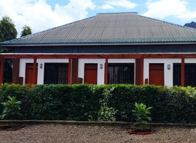 ベッドアンドブレックファースト The Golden Shower Lodge