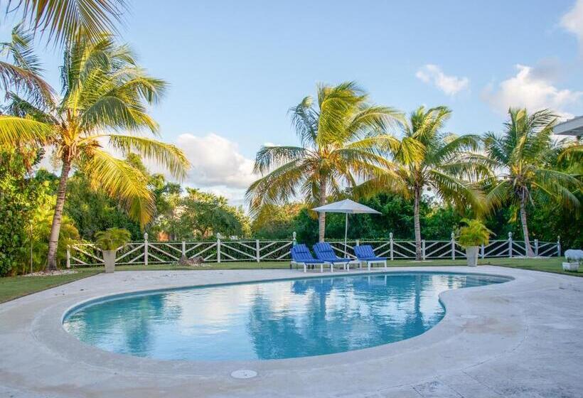 تختخواب و صبحانه Villa Bikini