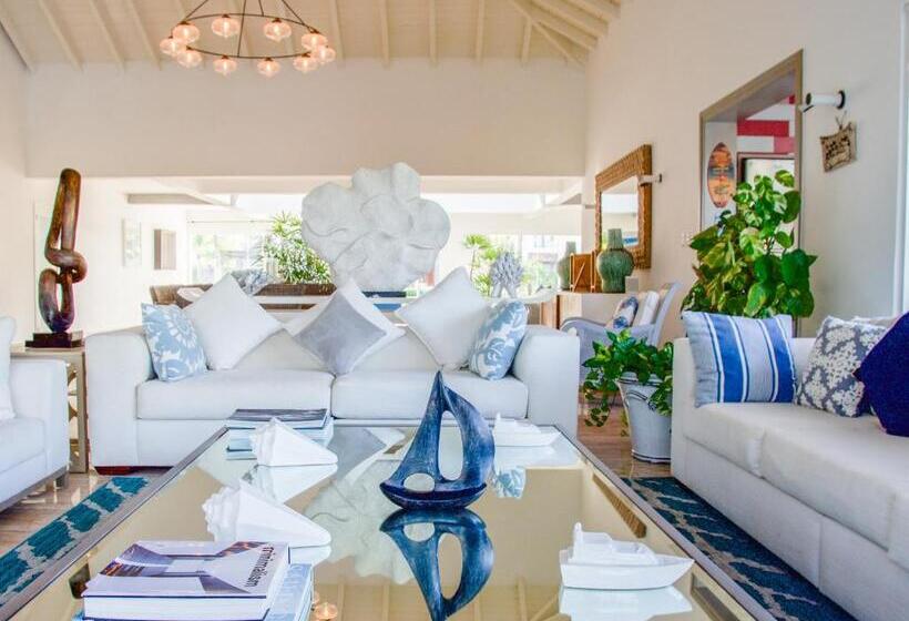 تختخواب و صبحانه Villa Bikini