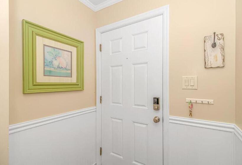 Exceptional Ocean Pier Pool Front 1 Br Condo