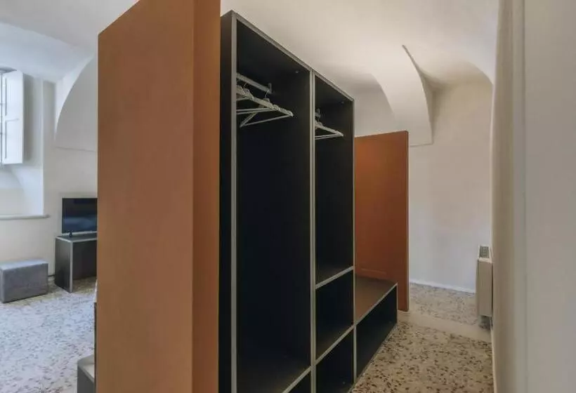 هتل Foresteria Il Voltone