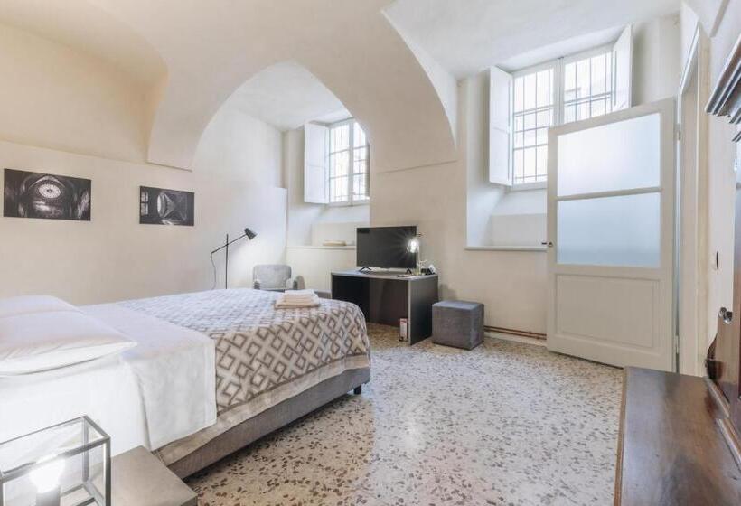 هتل Foresteria Il Voltone