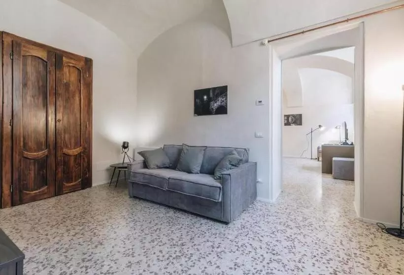 هتل Foresteria Il Voltone