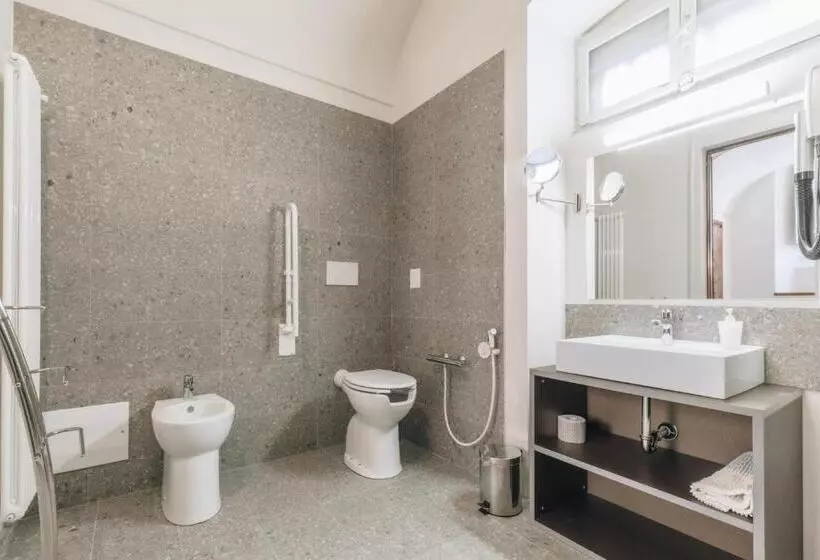 هتل Foresteria Il Voltone