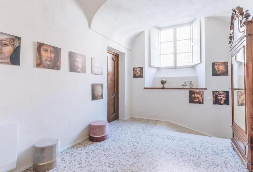 هتل Foresteria Il Voltone