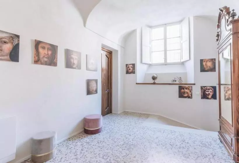 هتل Foresteria Il Voltone