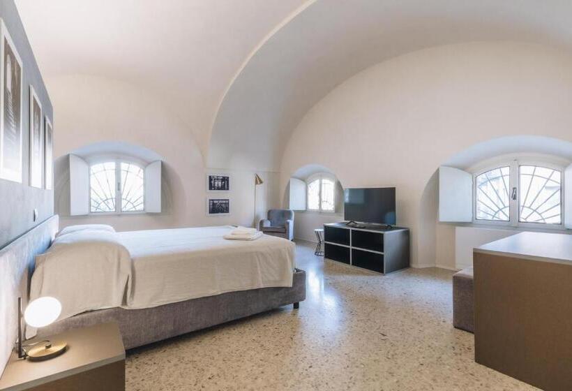 هتل Foresteria Il Voltone