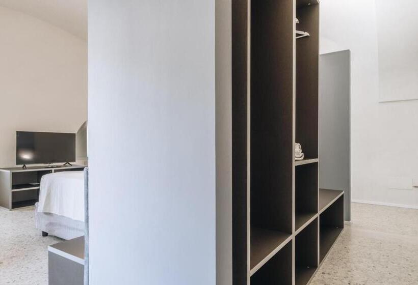 هتل Foresteria Il Voltone