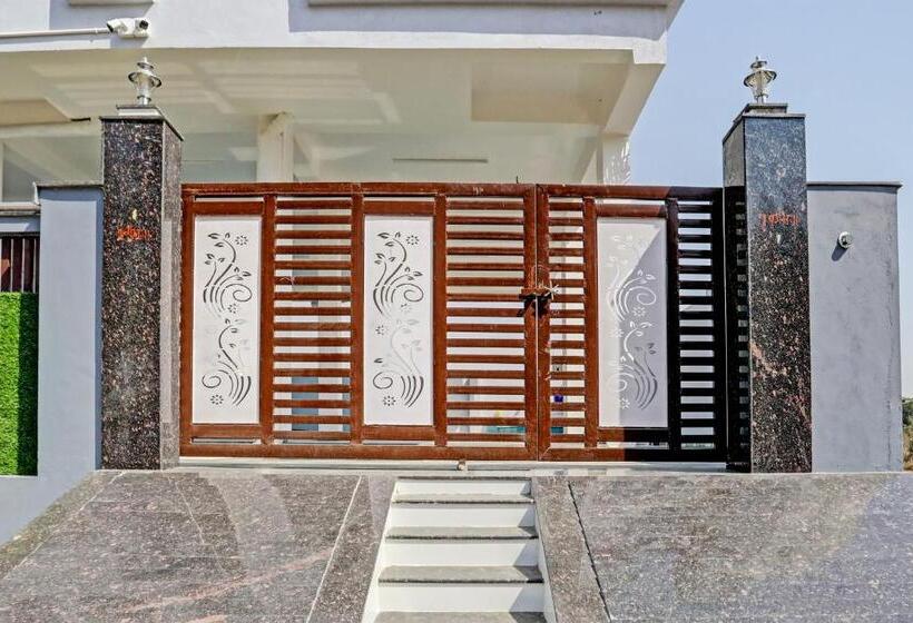 ホテル Oyo Flagship P S