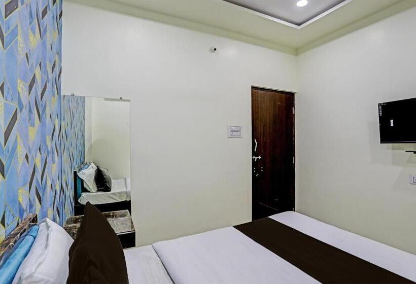 ホテル Oyo Flagship P S