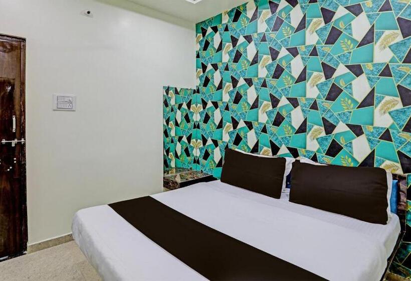 ホテル Oyo Flagship P S