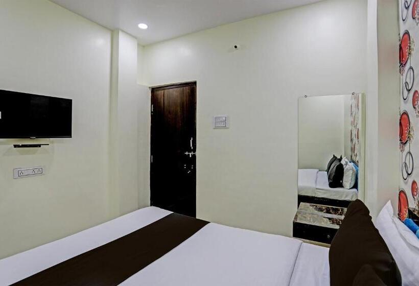 ホテル Oyo Flagship P S