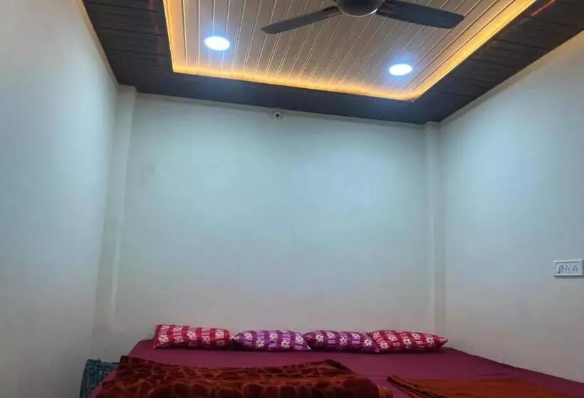 ホテル Shivganga Guest House