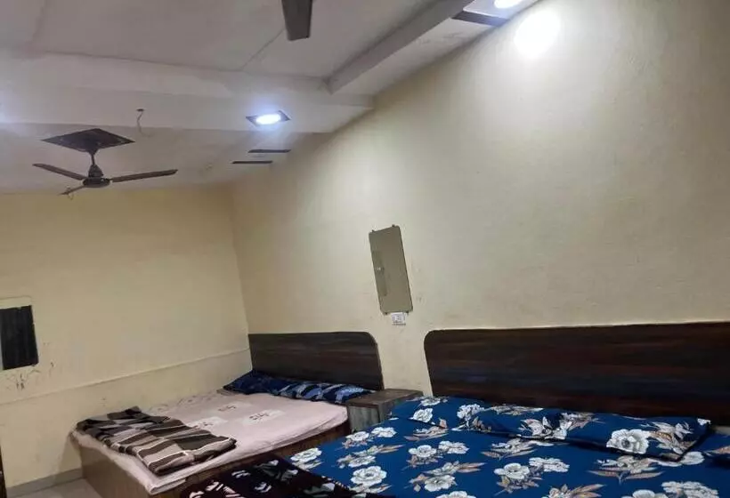 ホテル Shivganga Guest House