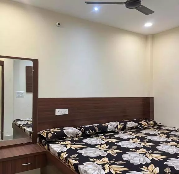 ホテル Shivganga Guest House