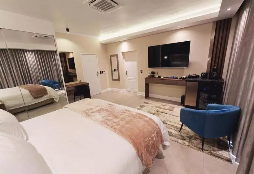 Hotelli Villa Reis   The Villa Of Kings