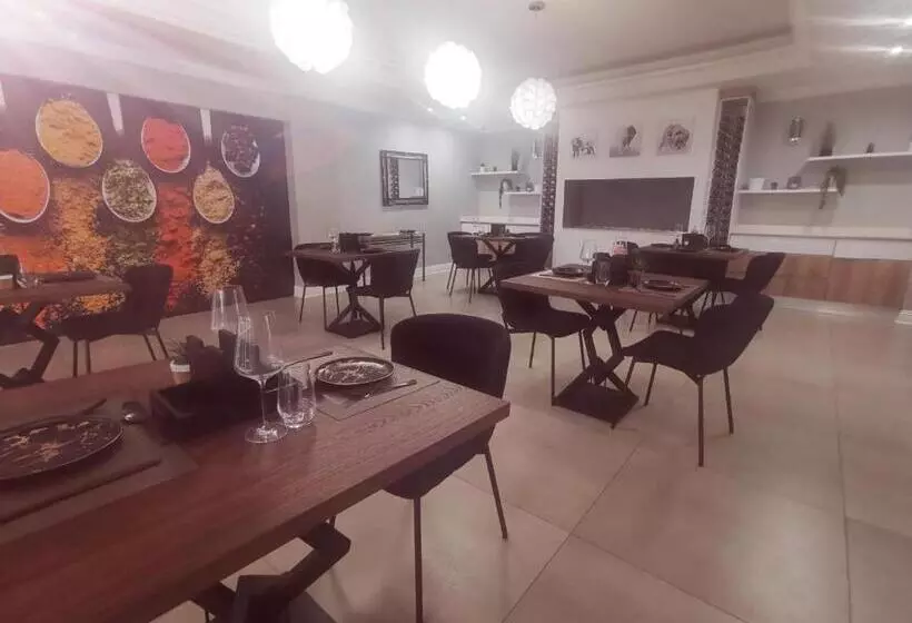 Hotelli Villa Reis   The Villa Of Kings