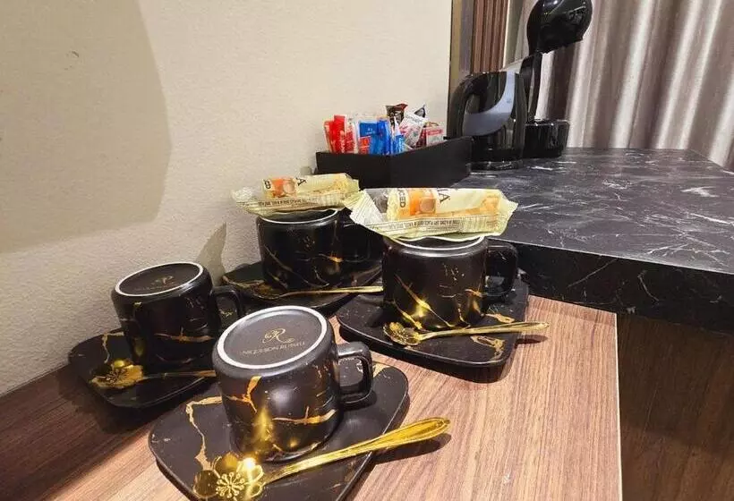 Hotelli Villa Reis   The Villa Of Kings